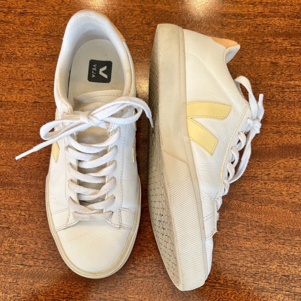 Veja Campo Low Top Sneakers - 41/10 extra white sun peach